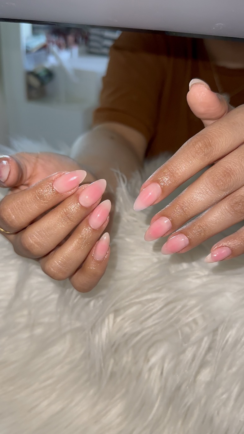 Glossy gel nails