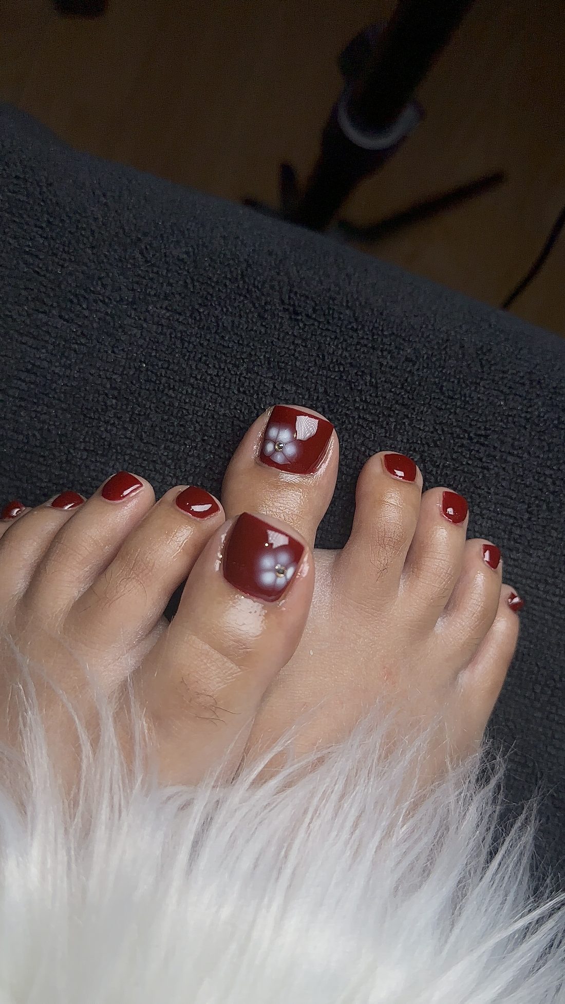Gel pedicure with art